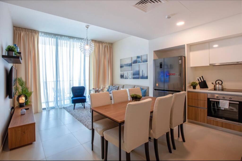 A Luxury Aprt 2 Bedrooms Balcony With Wonderful View Mall Access Hi Speed Wifi Beach Access & Much More For Family Only Samaheej Eksteriør bilde